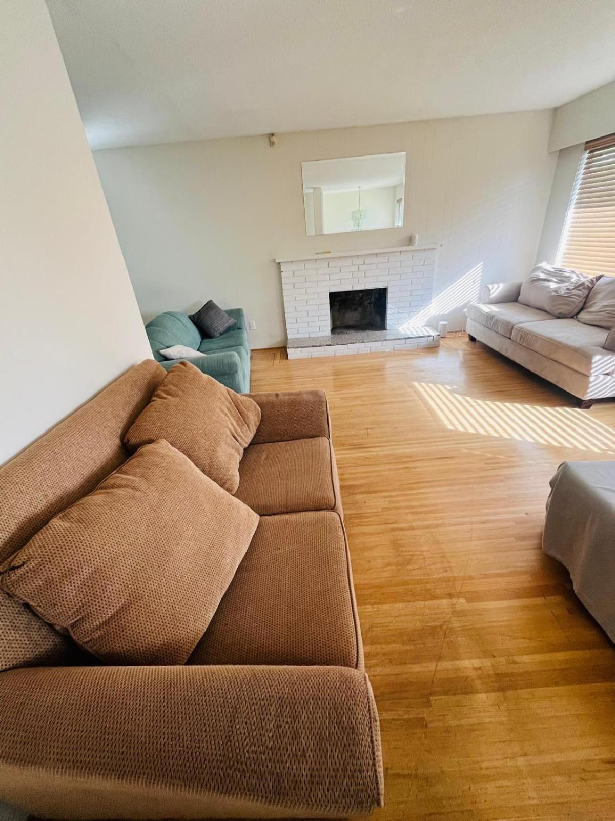 Cosy Romantic Stay In Surrey- Walking Distance From Guildford Town Centre المظهر الخارجي الصورة