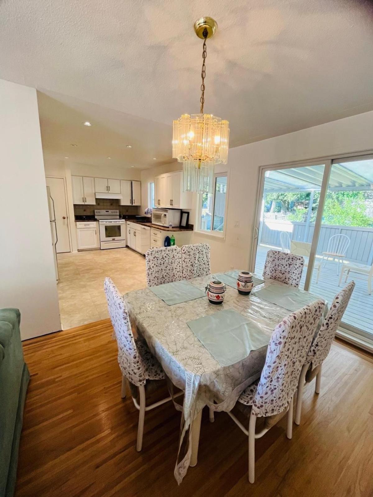 Cosy Romantic Stay In Surrey- Walking Distance From Guildford Town Centre المظهر الخارجي الصورة
