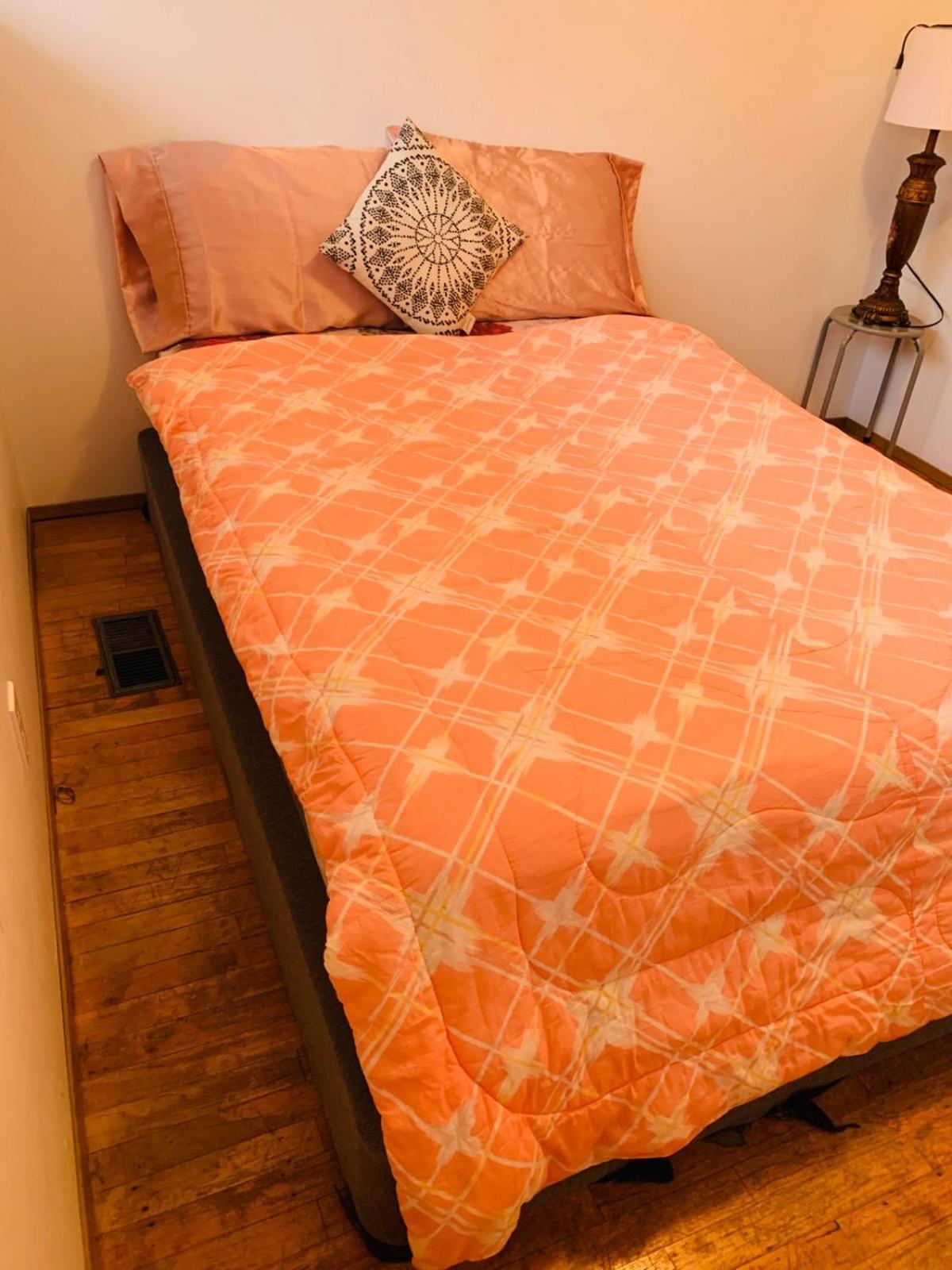 Cosy Romantic Stay In Surrey- Walking Distance From Guildford Town Centre المظهر الخارجي الصورة