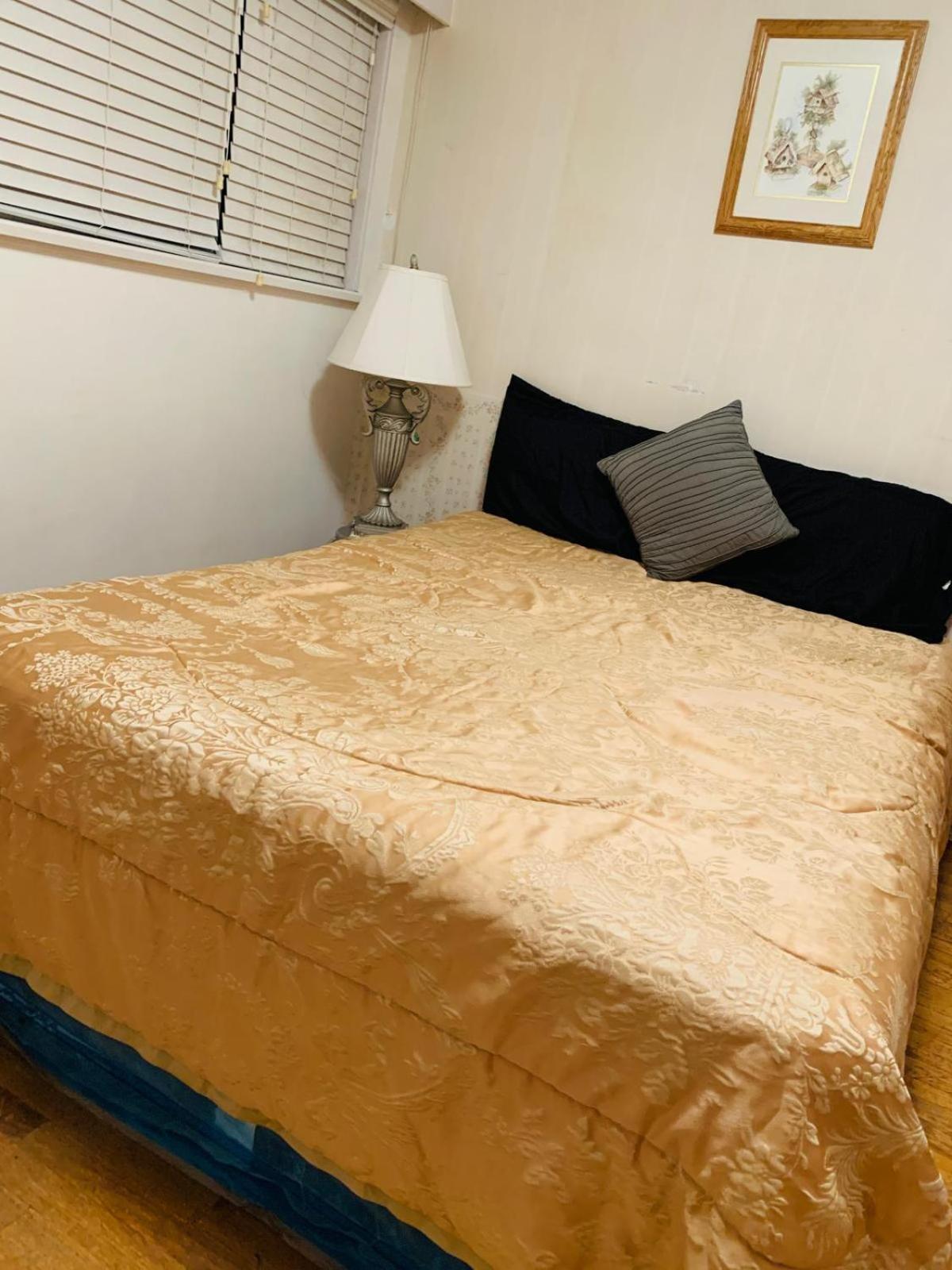 Cosy Romantic Stay In Surrey- Walking Distance From Guildford Town Centre المظهر الخارجي الصورة